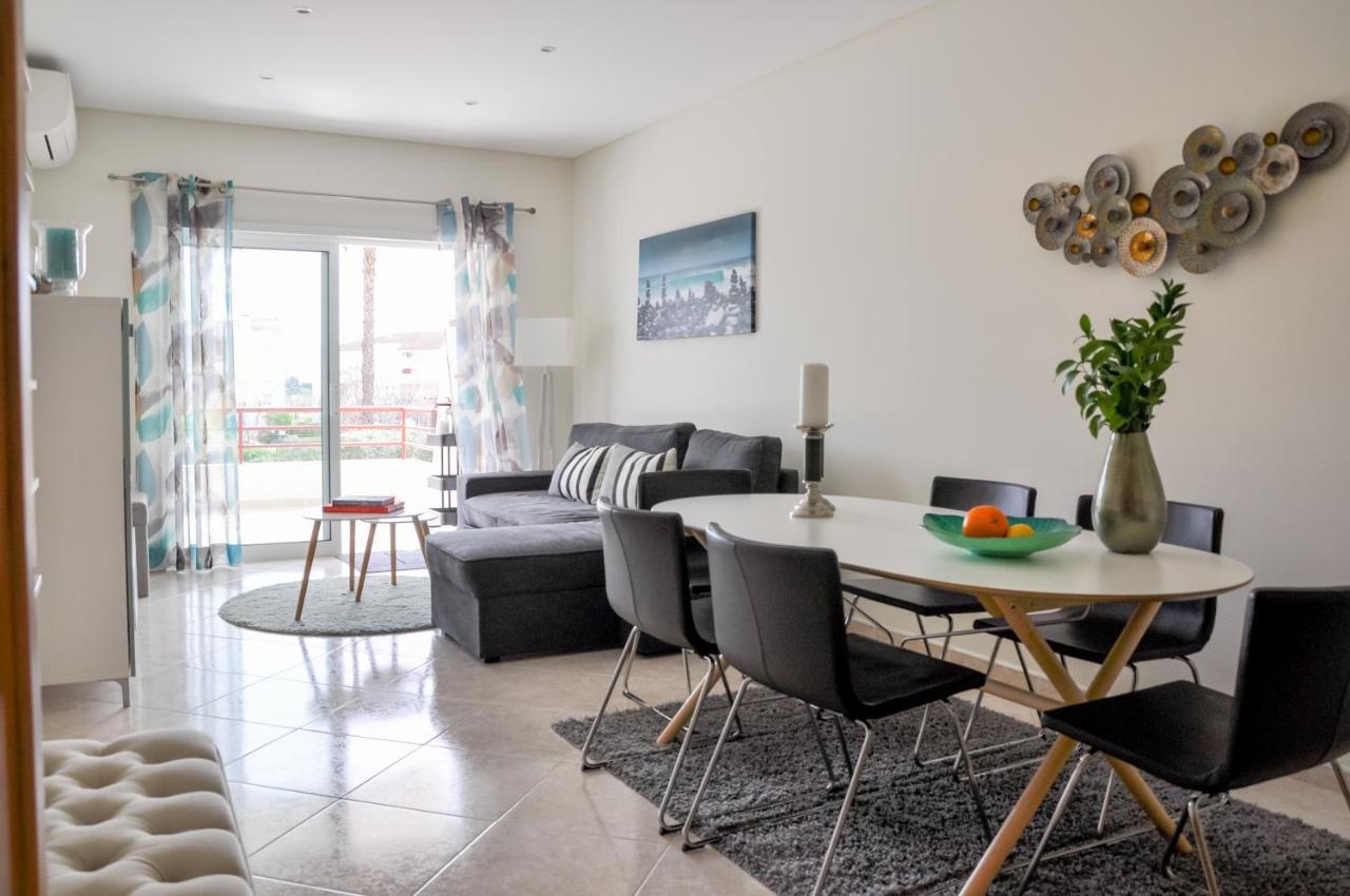 Lovelystay - 2Br Modern, Pool Access, Close To Marina & Beach Quarteira Ngoại thất bức ảnh