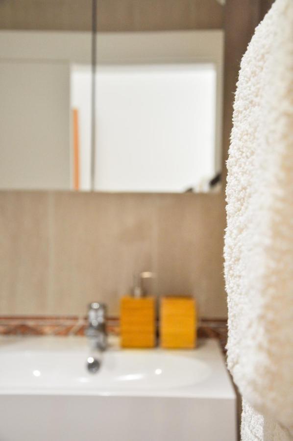 Lovelystay - 2Br Modern, Pool Access, Close To Marina & Beach Quarteira Ngoại thất bức ảnh